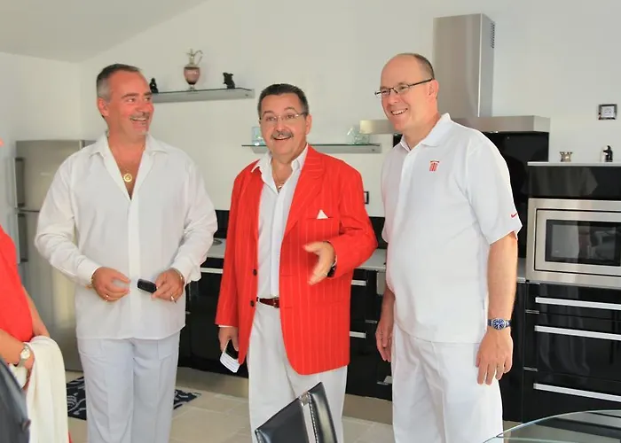 Chateau De La Clapiere Feriehus *