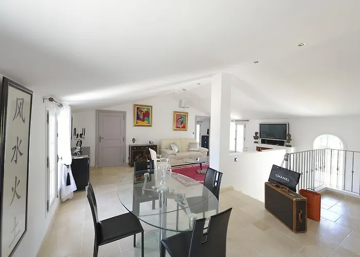 Chateau De La Clapiere