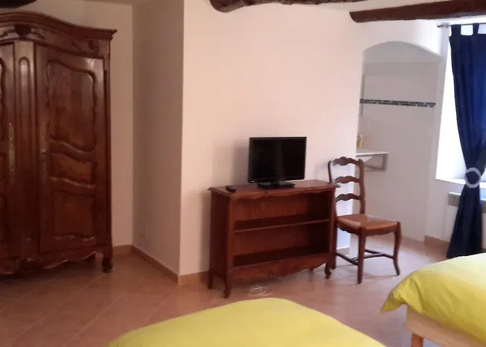 Chateau De La Clapiere Feriehus *