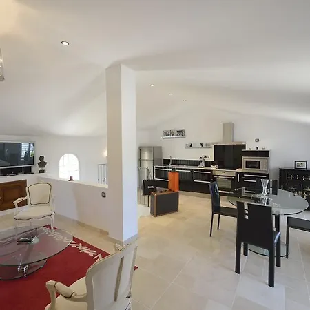 Chateau De La Clapiere בית נופש הייר